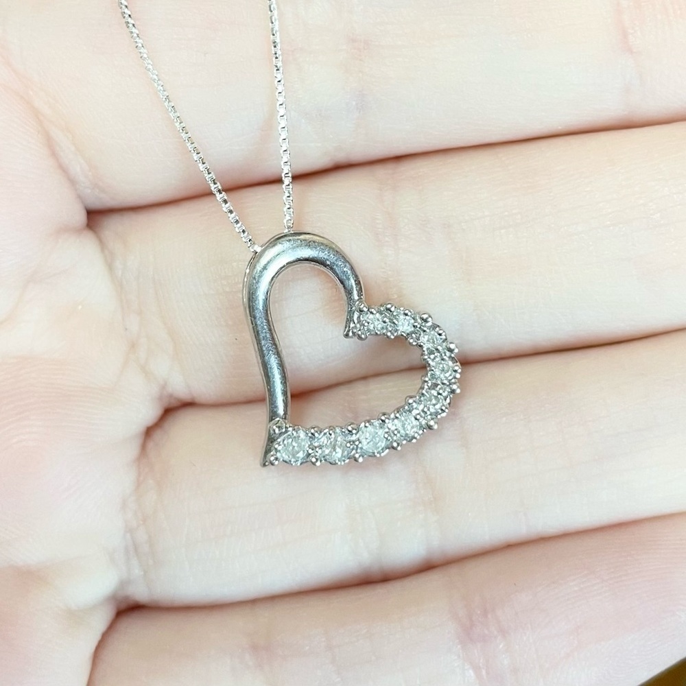 10k Diamond open heart half eternity paved solid white gold light pendant - Picture 2 of 9